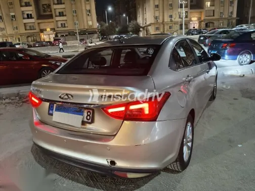 شيرى اريزو 3 2019 ذهبي مستعملة للبيع - 3