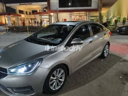 شيرى اريزو 3 2019 ذهبي مستعملة للبيع - 4