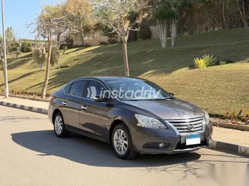 نيسان سنترا 2017 بني مستعملة للبيع - 2