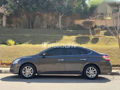 نيسان سنترا 2017 بني مستعملة للبيع - 5