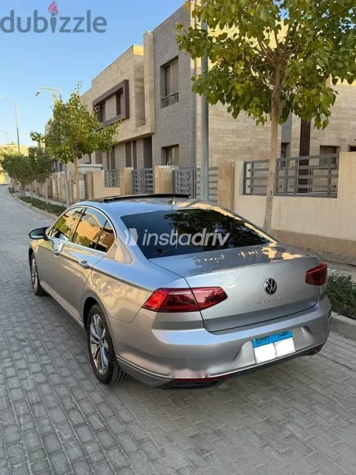 فولكس فاغن باسات 2021 فضي مستعملة للبيع - 3