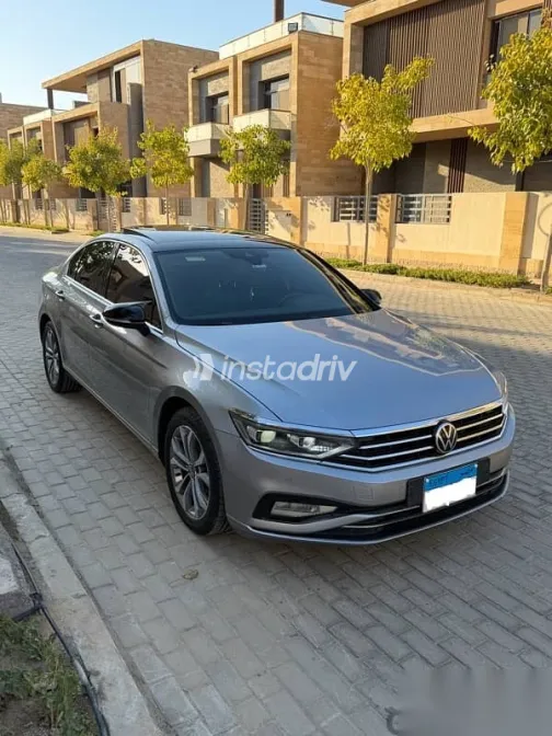 فولكس فاغن باسات 2021 فضي مستعملة للبيع - 5