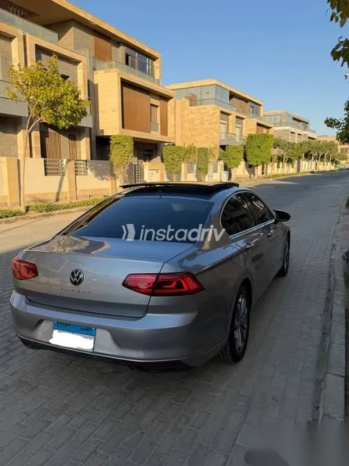 فولكس فاغن باسات 2021 فضي مستعملة للبيع - 8