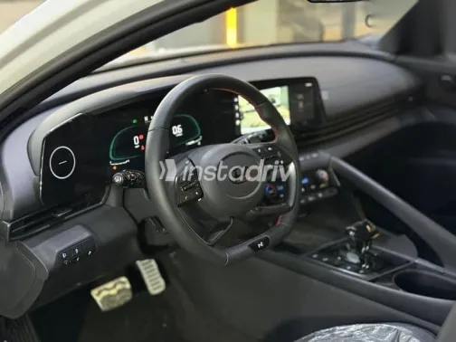 Hyundai Elantra 2024 White New for Sale - 8