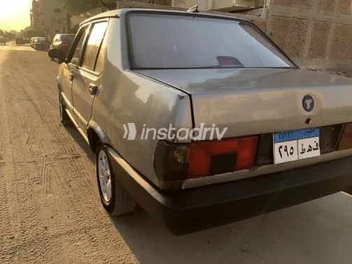 فيات شاهين 2005 فضي مستعملة للبيع - 2