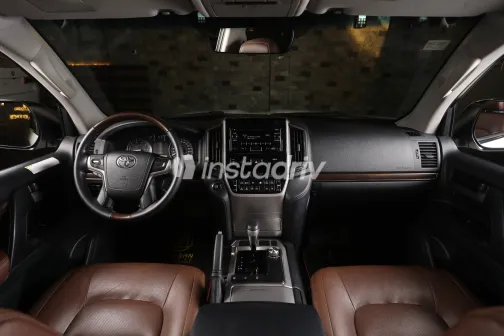 تويوتا لاند كروزر 2019 أبيض مستعملة للبيع - 6