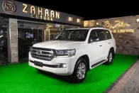 تويوتا لاند كروزر 2019 أبيض مستعملة للبيع