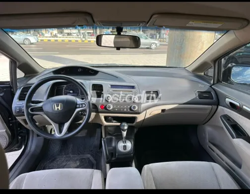 Honda Civic 2011 White Used for Sale - 1