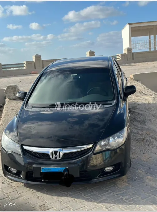 Honda Civic 2011 White Used for Sale - 2