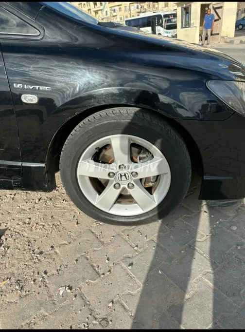 Honda Civic 2011 White Used for Sale - 3