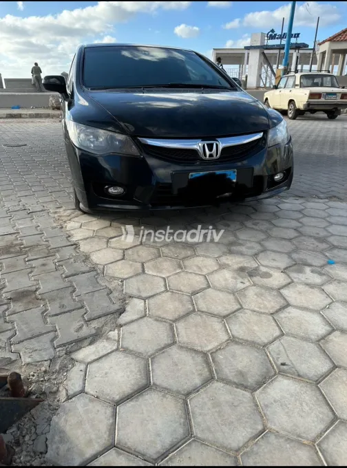 Honda Civic 2011 White Used for Sale - 10
