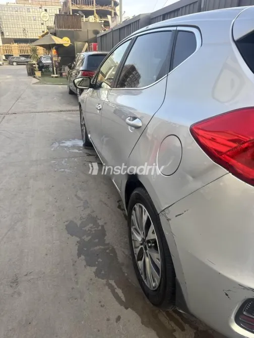 كيا سيد 2017 أبيض مستعملة للبيع - 4