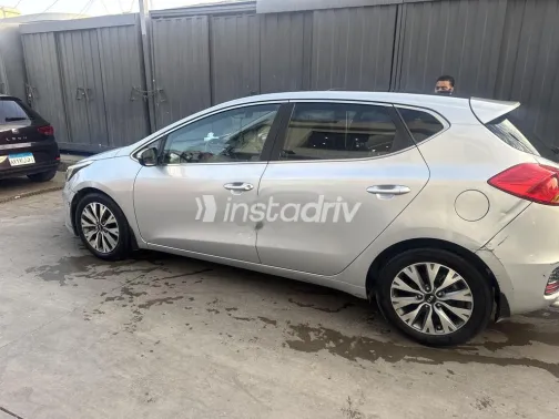 كيا سيد 2017 أبيض مستعملة للبيع - 5