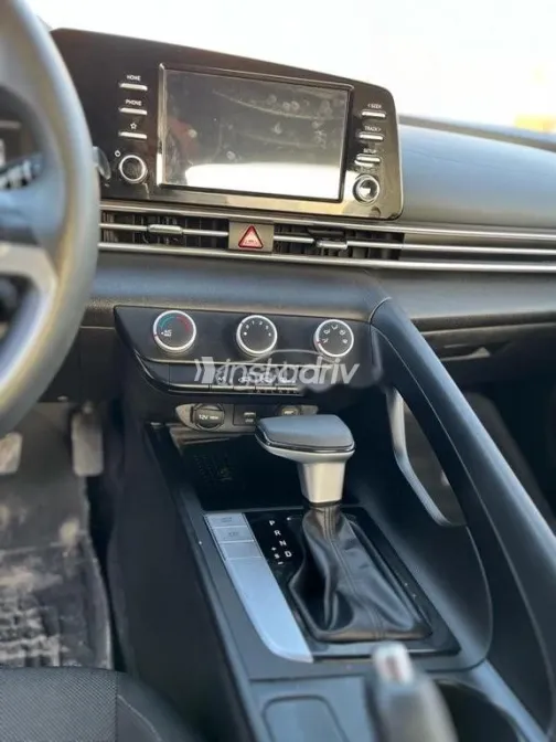 هيونداي إلنترا 2021 فضي مستعملة للبيع - 5