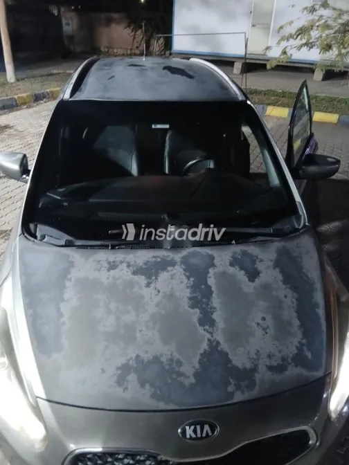كيا كارينز 2015 رمادي مستعملة للبيع - 3