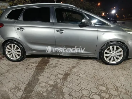 كيا كارينز 2015 رمادي مستعملة للبيع - 5