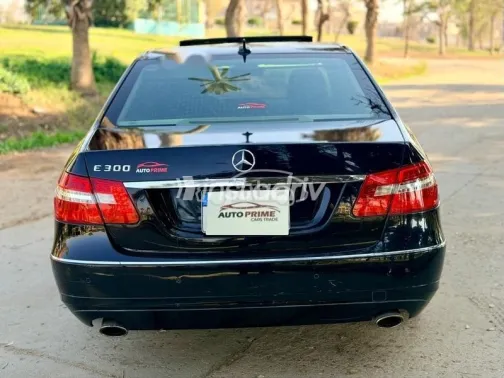 Mercedes E 300 2011 Black Used for Sale - 5