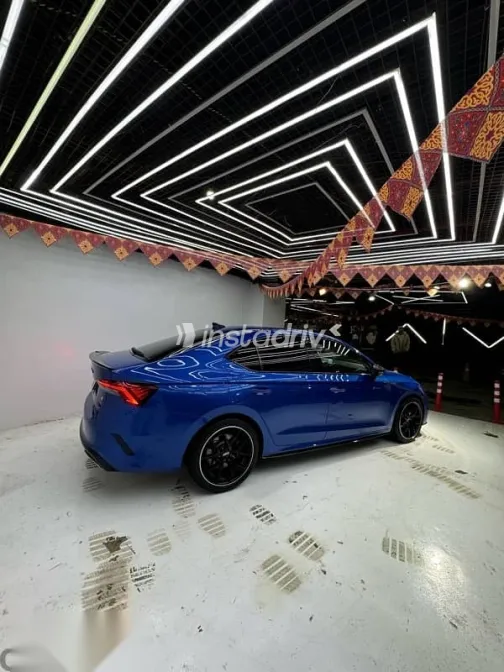 سكودا اوكتافيا 2021 أزرق غامق مستعملة للبيع - 1