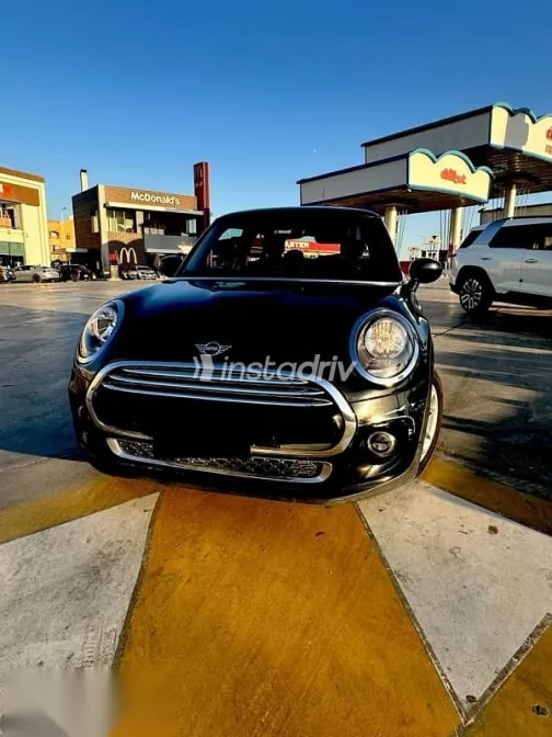 Mini Cooper 2021 Black Used for Sale - 1