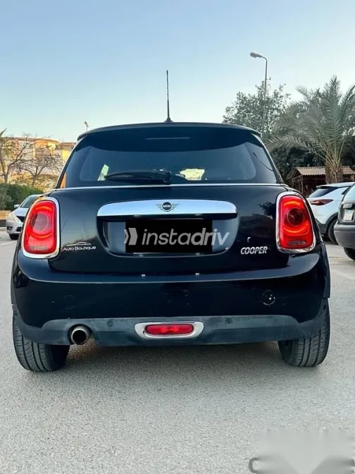 Mini Cooper 2021 Black Used for Sale - 3