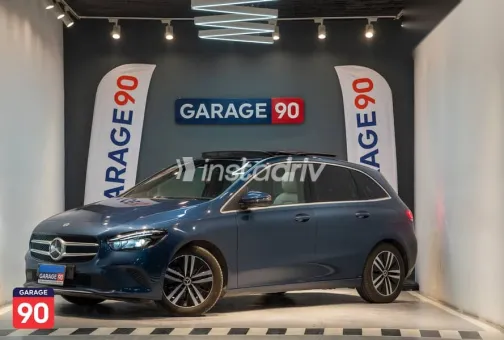 مرسيدس B 180 2021 أزرق غامق مستعملة للبيع - 3