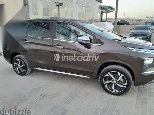 مرسيدس B 180 2021 أزرق غامق مستعملة للبيع - 10