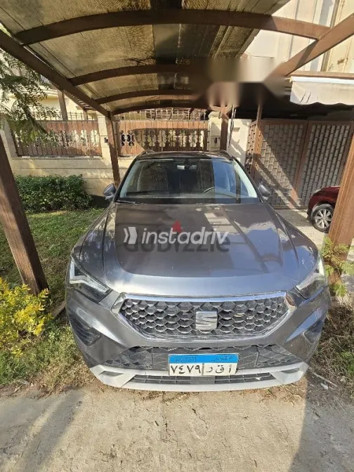 سيات اتيكا 2023 رمادي مستعملة للبيع - 3