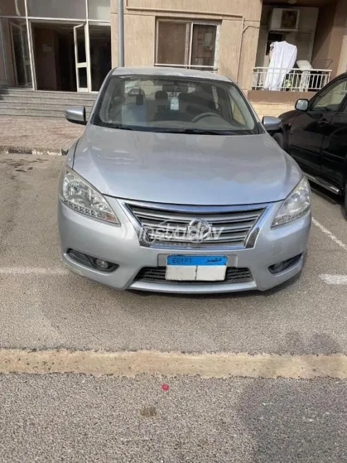 نيسان سنترا 2017 أبيض مستعملة للبيع - 4