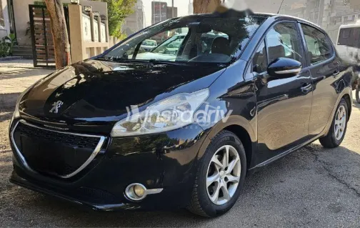 بيجو 208 2015 أسود مستعملة للبيع - 4