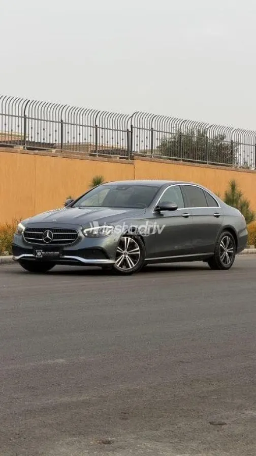 مرسيدس E 200 2021 فضي مستعملة للبيع - 2