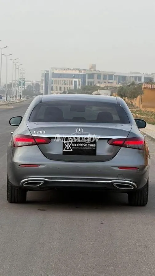 مرسيدس E 200 2021 فضي مستعملة للبيع - 4