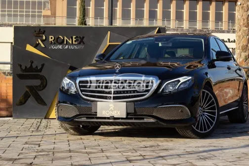 Mercedes E 300 2020 Black Used for Sale - 3
