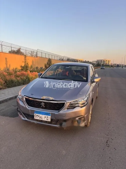 بيجو 301 2020 أبيض مستعملة للبيع - 1