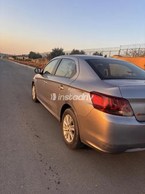 بيجو 301 2020 أبيض مستعملة للبيع - 3