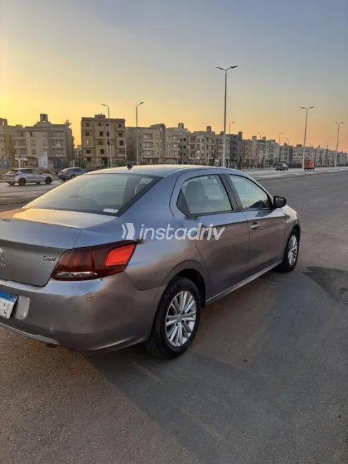 بيجو 301 2020 أبيض مستعملة للبيع - 4