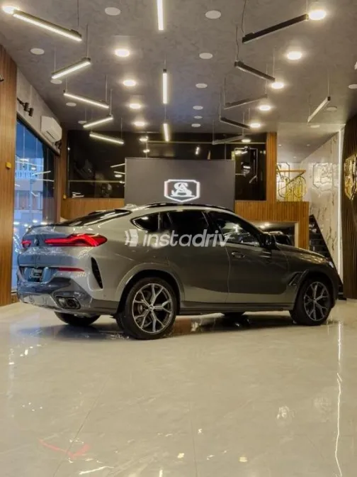 بي ام دبليو X6 2024 فضي مستعملة للبيع - 4