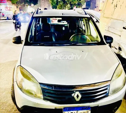 رينو سانديرو  ( ستيب  واى ) 2013 فضي مستعملة للبيع - 2