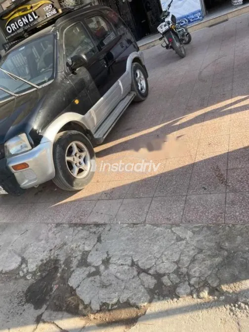 دايهاتسو جراند تريوس 2000 أسود مستعملة للبيع - 3