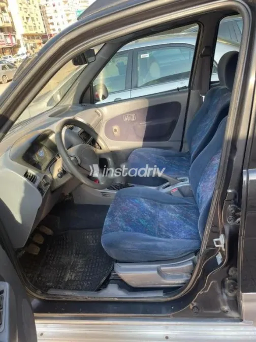 دايهاتسو جراند تريوس 2000 أسود مستعملة للبيع - 4