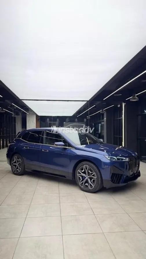 بي ام دبليو اى اكس 2023 أزرق غامق مستعملة للبيع - 1