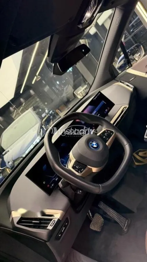 بي ام دبليو اى اكس 2023 أزرق غامق مستعملة للبيع - 2