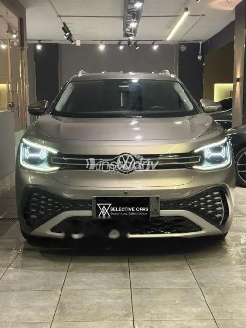 Volkswagen ID 6 2022 Gray Used for Sale - 1