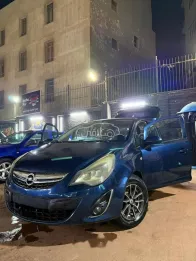 اوبل كورسا 2014 أزرق غامق مستعملة للبيع