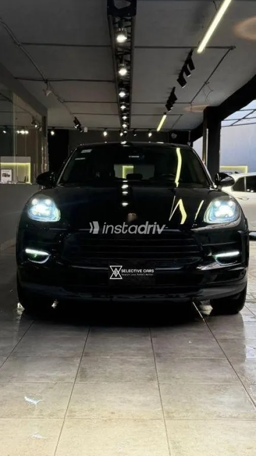بورش ماكان 2021 أسود مستعملة للبيع - 1