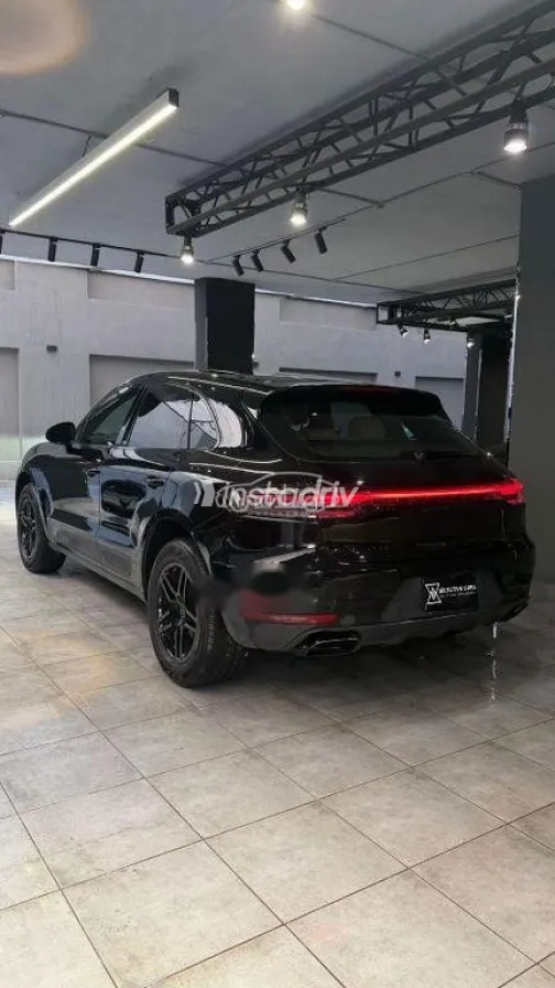 بورش ماكان 2021 أسود مستعملة للبيع - 4