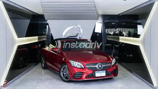 Mercedes C 200 2023 Red Used for Sale - 1