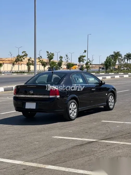 اوبل فيكترا 2008 أسود مستعملة للبيع - 4