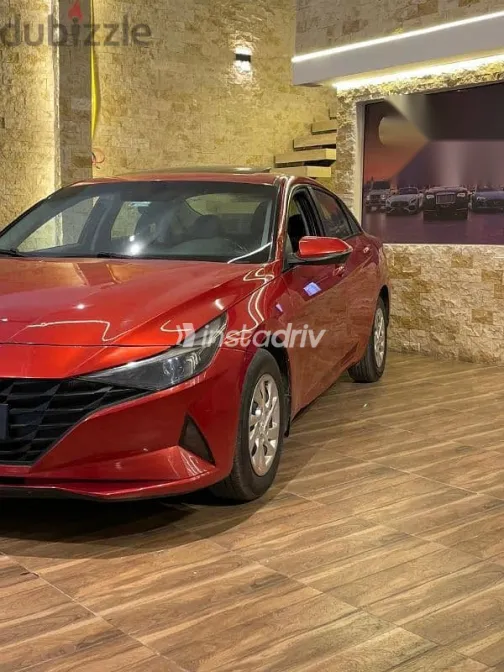 هيونداي إلنترا 2022 أحمر مستعملة للبيع - 3