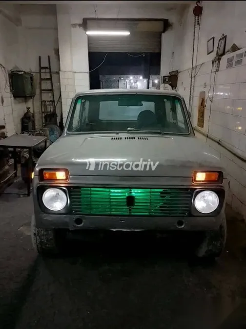 لادا نيفا 1984 رمادي مستعملة للبيع - 1