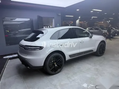 Porsche Macan 2025 White Used for Sale - 1